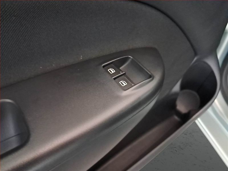 Škoda Octavia (2012) Ambition 1.2 TSI, Tempomat - fotka 15 z 15