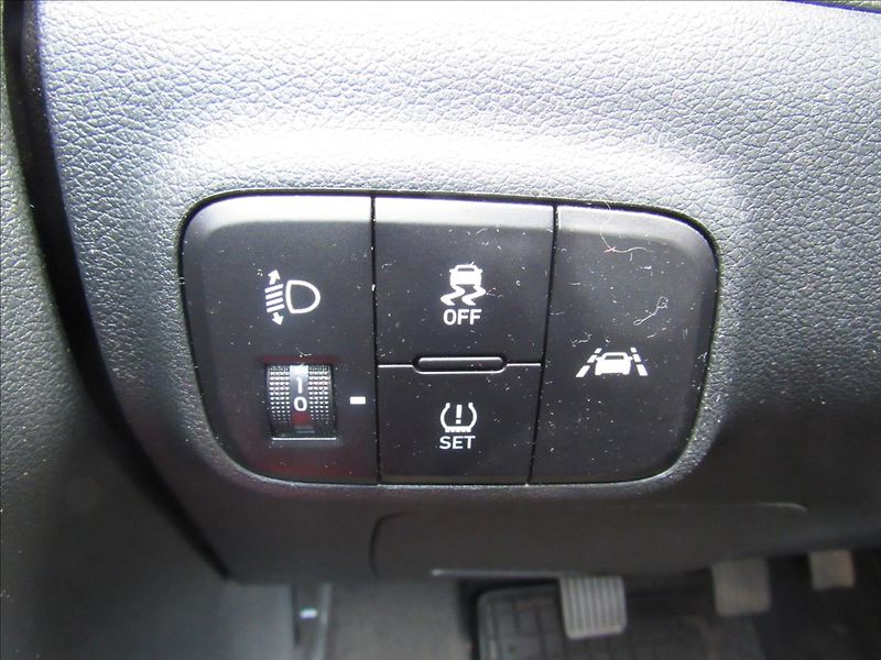 Hyundai i10 1,0 MPi 49kW - fotka 22 z 28