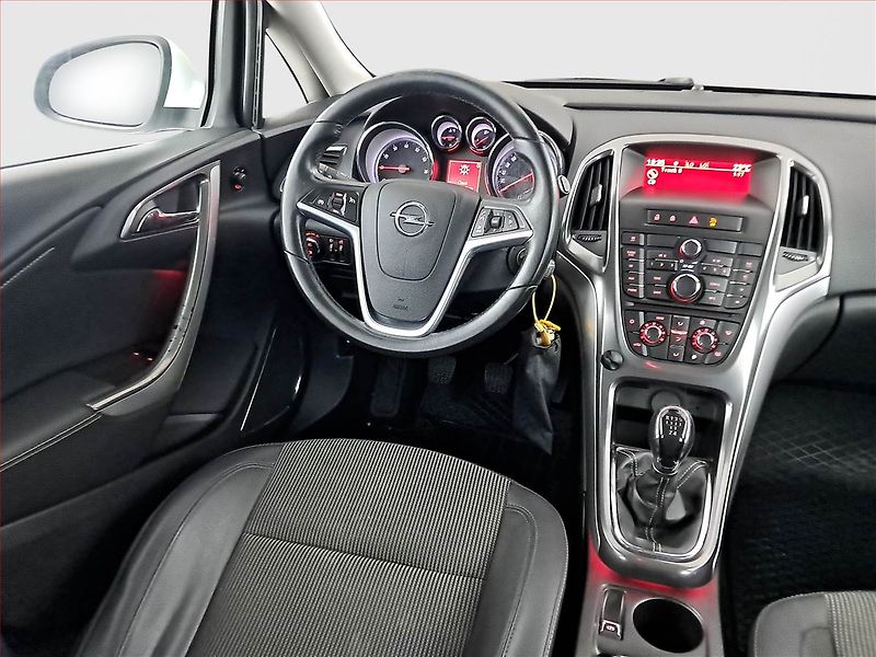 Opel Astra (2011) 1.6 16V, Tempomat - fotka 7 z 16