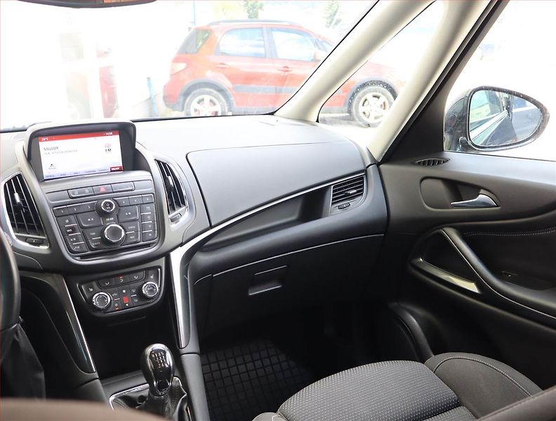 Opel Zafira (2017) 2.0 CDTI, 7 míst, Serv.kniha - fotka 8 z 19