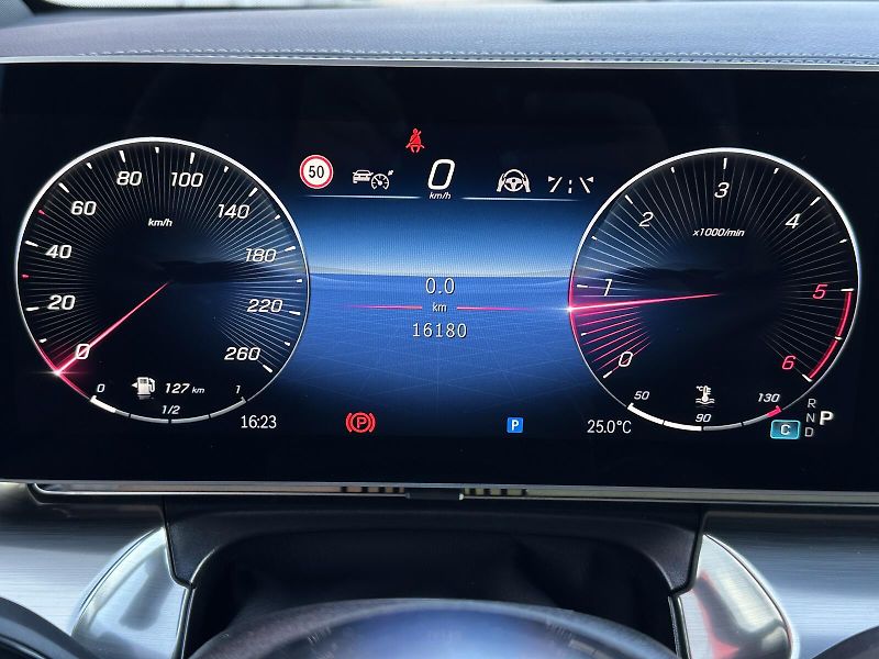Mercedes-Benz Třídy V 300d Long 4MATIC Exclusive Vzd - fotka 25 z 71
