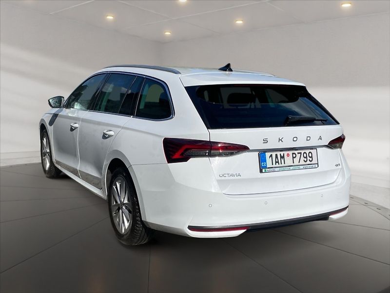 Škoda Octavia 2,0 TSI Top Selection 4x4 DSG - fotka 4 z 11
