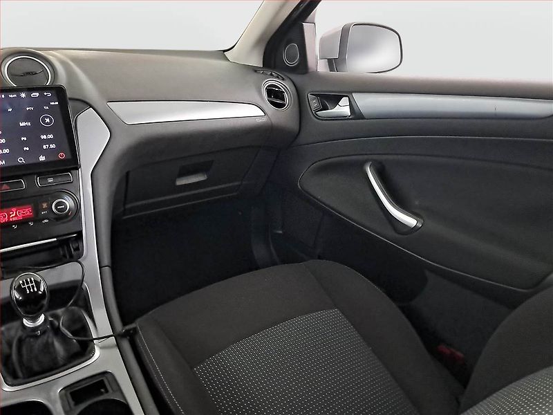 Ford Mondeo (2014) 2.0 TDCi, po STK, Tažné - fotka 8 z 17
