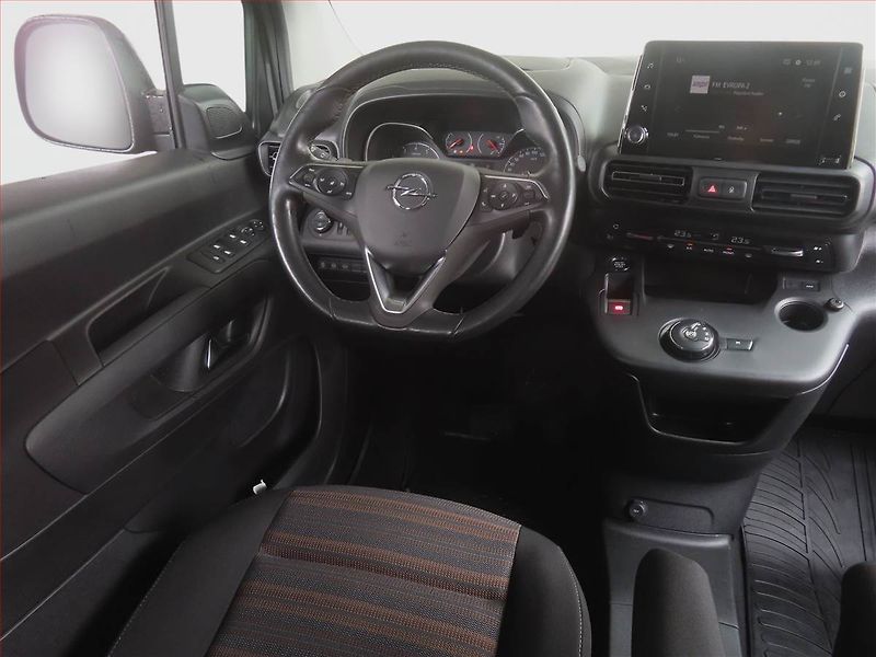 Opel Combo (2022) Elegance 1.2 Turbo, 5Míst, ČR - fotka 7 z 17