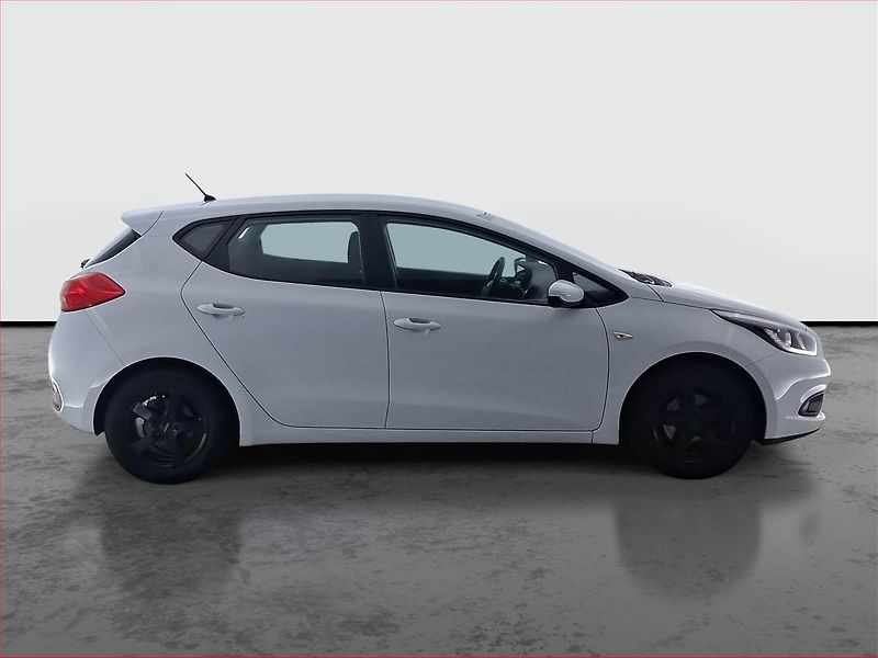Kia Ceed (2015) 1.4 CVVT, Serv.kniha - fotka 6 z 17