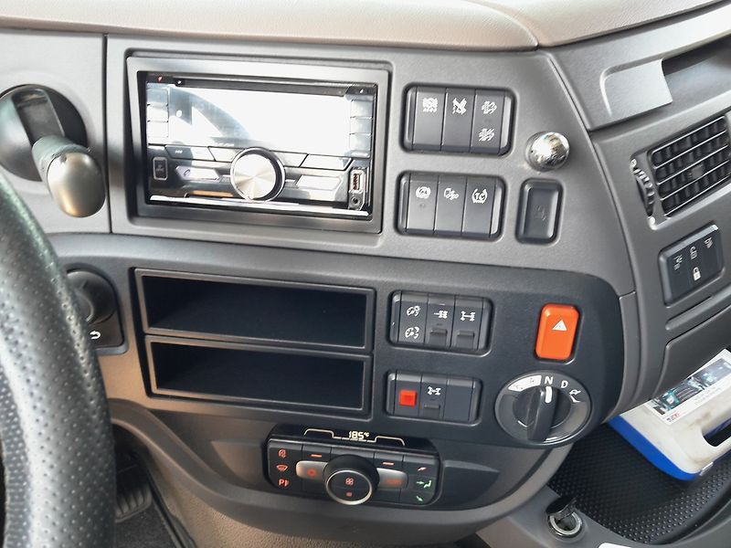 DAF XF 480 Standart  4 X 4 - fotka 23 z 45