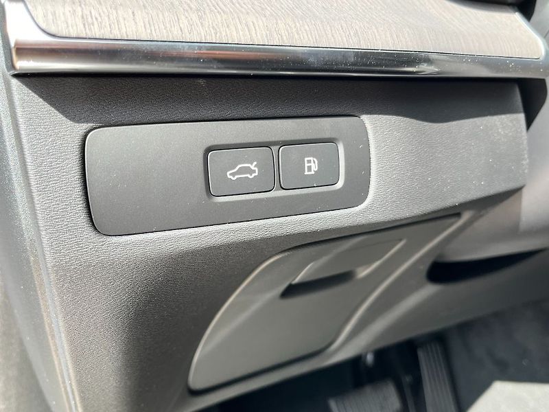 Volvo XC90 PLUS DARK T8 RECHARGE AWD 335k - fotka 18 z 22