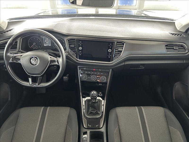 Volkswagen T-Roc 1,5   TSI 110kW,STYLE,TAŽNÉ - fotka 8 z 28