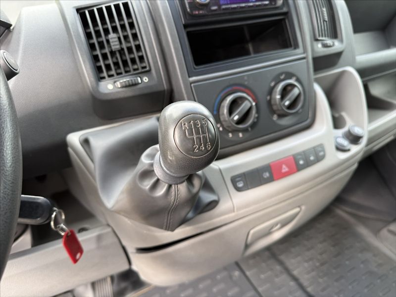 Citroën Jumper 2,2   HDI L2H2 6MÍST 1.MAJITEL - fotka 11 z 21