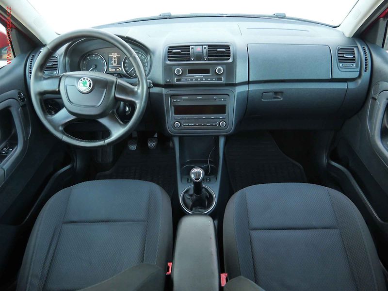 Škoda Fabia (2011) 1.2TSi, 2.maj,ČR, Elegance - fotka 8 z 16