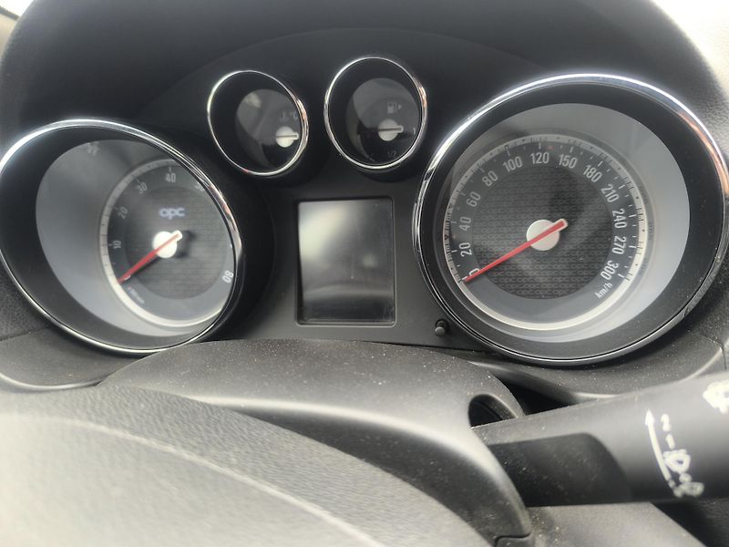 Opel Insignia OPC 2,8BITURBO 360K,4X4,VÝBAVA - fotka 15 z 29