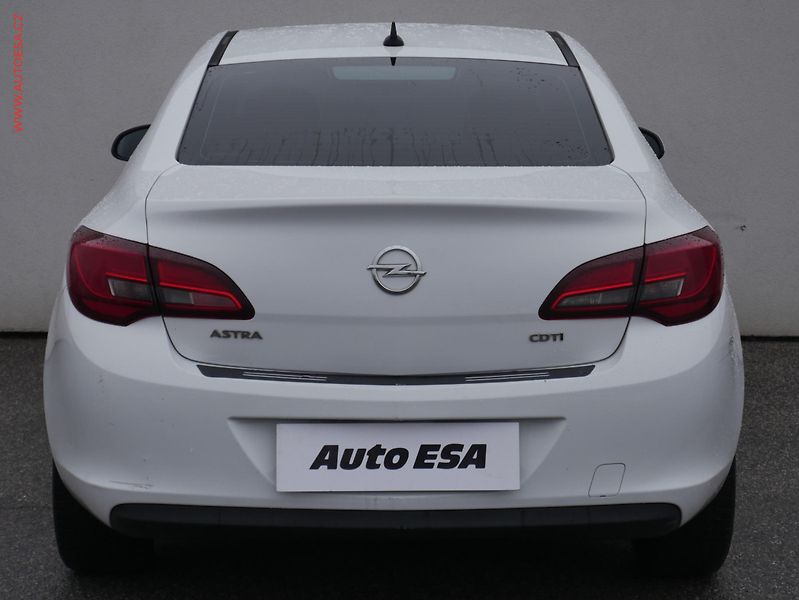 Opel Astra (2015) 1.6. CDTi, ČR, Klima - fotka 5 z 19