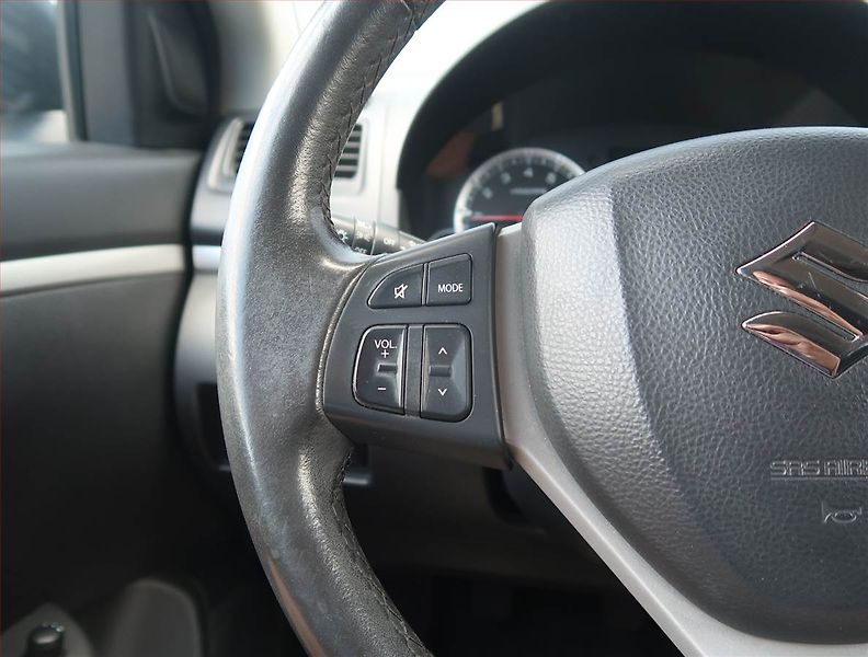 Suzuki Swift (2012) 1.2, Serv.kniha, Park. senzory - fotka 15 z 17