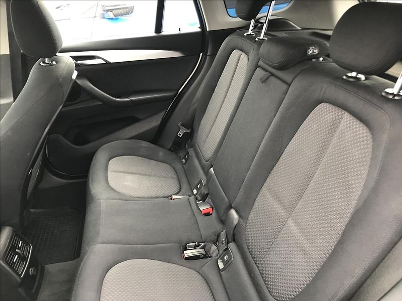 BMW X1 2,0   XDRIVE 4x4 - fotka 15 z 19