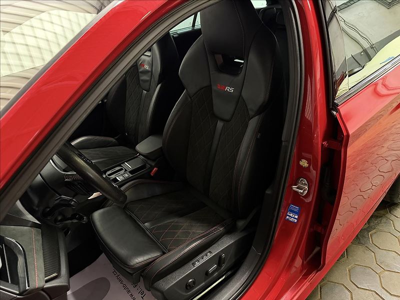 Škoda Octavia 2.0TDI 147kW DCC PANO RS PLUS - fotka 37 z 53
