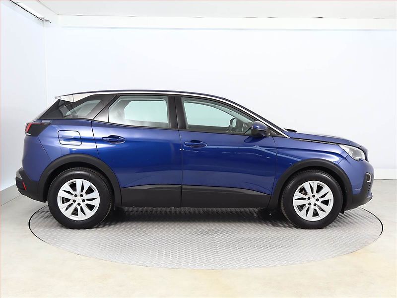 Peugeot 3008 (2020) 1.5 BlueHDi, ČR,1.maj - fotka 6 z 15