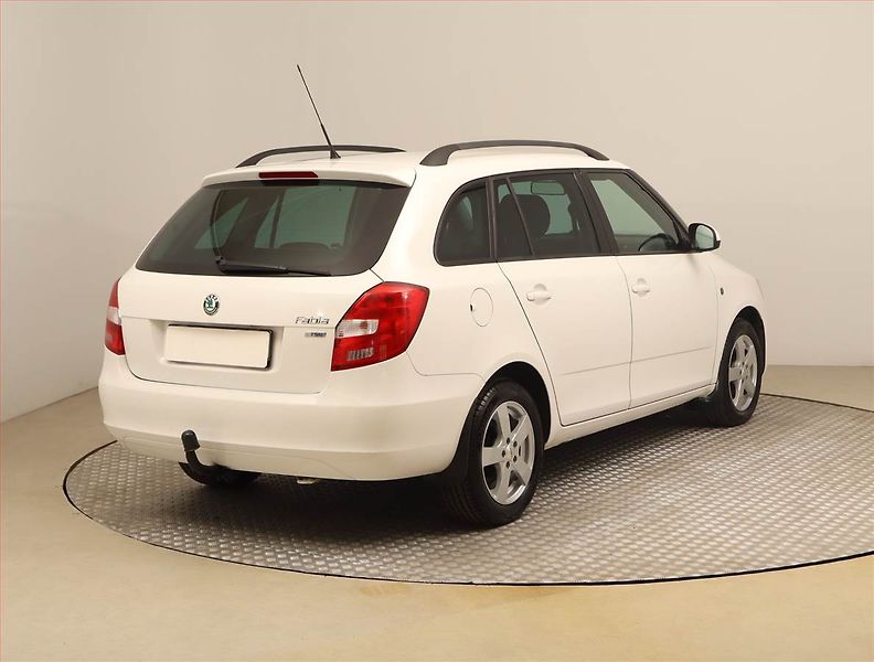 Škoda Fabia (2012) Ambiente 1.2 TSI, Eko.zaplacen - fotka 5 z 18