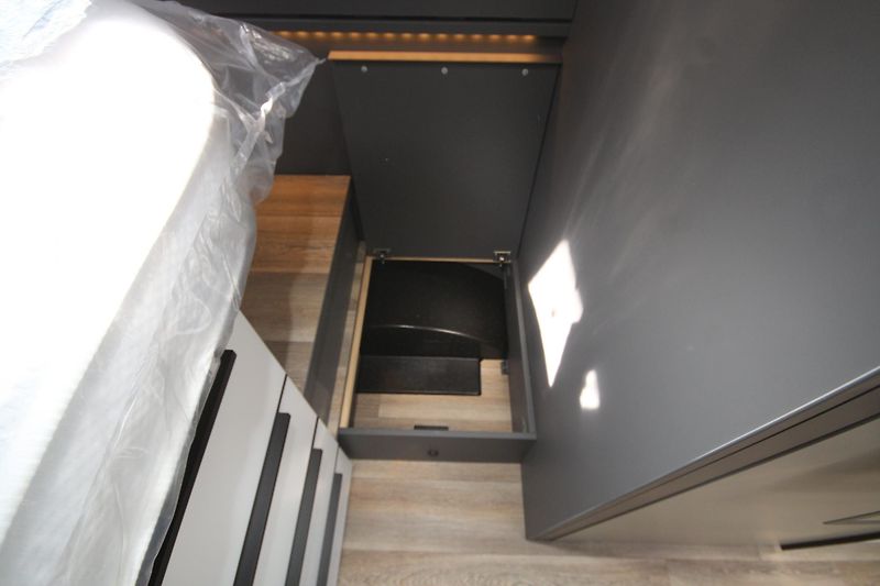Niesmann+Bischoff (2025) iSmove 7.3F - fotka 70 z 77