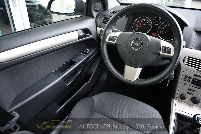 Opel Astra SW 1.6i SPORT A/C  - fotka 22 z 42