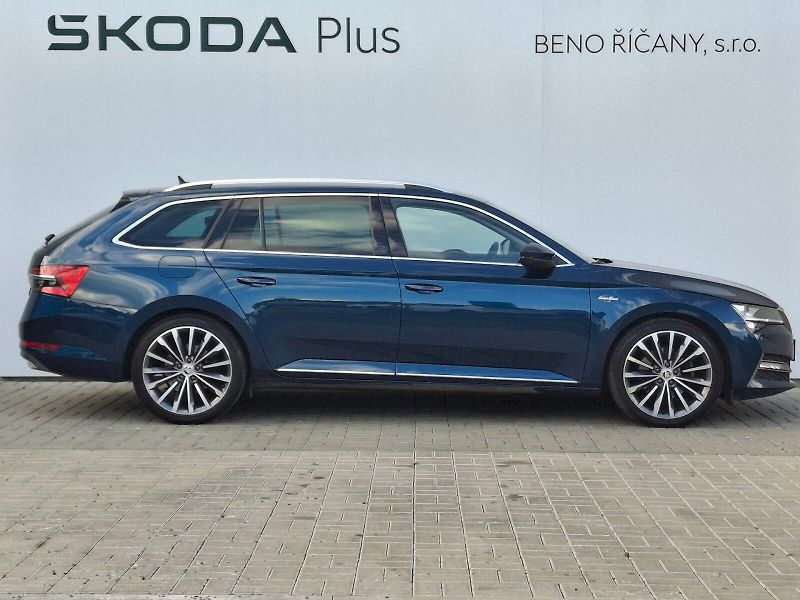 Škoda Superb (2023) Combi L&K DSG 4x4 2,0TDi 147kW - fotka 11 z 35