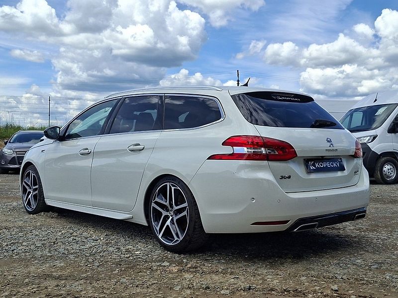 Peugeot 308 SW GT 1,6 THP 205k M6 - fotka 11 z 29