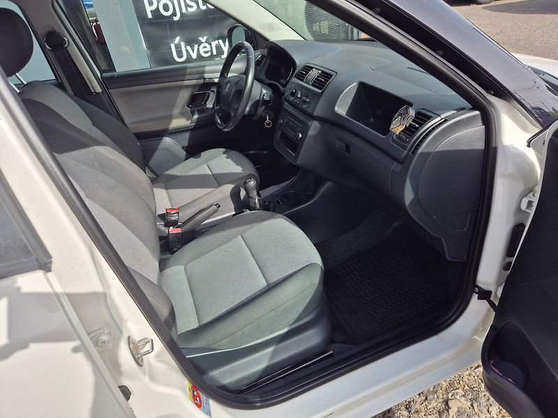 Škoda Fabia (2013) 1.6TDi 55kw, klima, pěkný stav - fotka 10 z 21