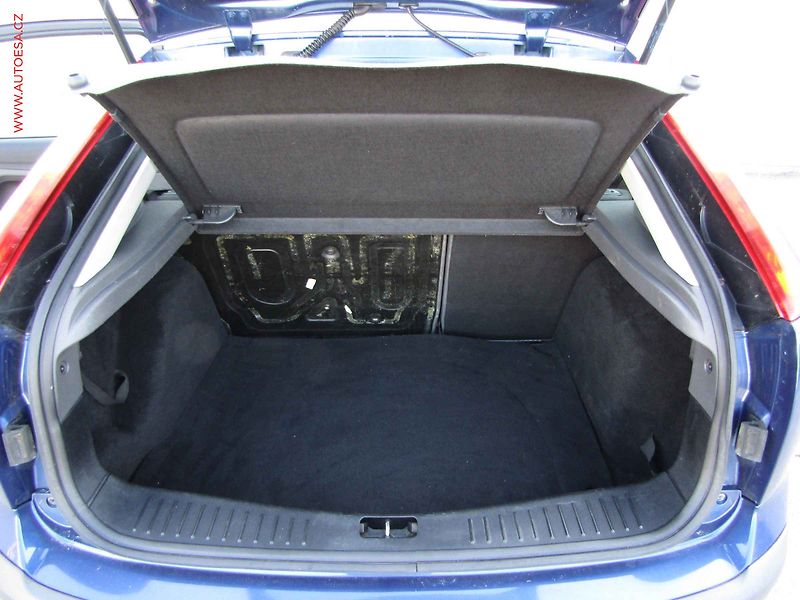 Ford Focus (2007) 1.6i, AC - fotka 7 z 14