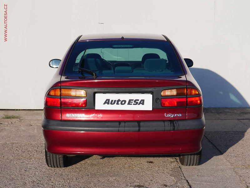 Renault Laguna (2000) 1.6i, 2.maj, AC - fotka 5 z 14