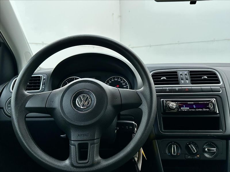 Volkswagen Polo 1,6 TDi Klimatizace serviska - fotka 16 z 35