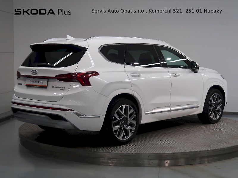 Hyundai Santa Fe (2021) LUXURY 2.2CRDi 4x4 DCT - fotka 2 z 39