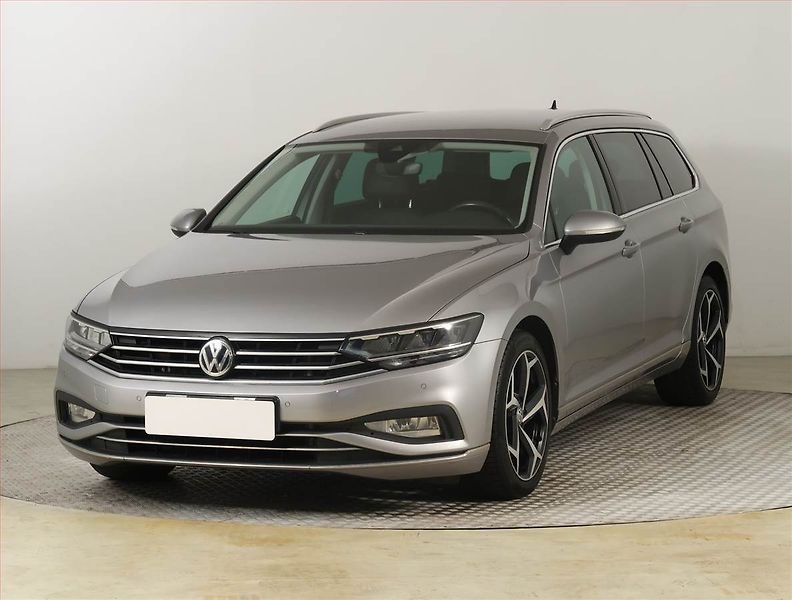 Volkswagen Passat (2019) 1.5 TSI - fotka 2 z 25