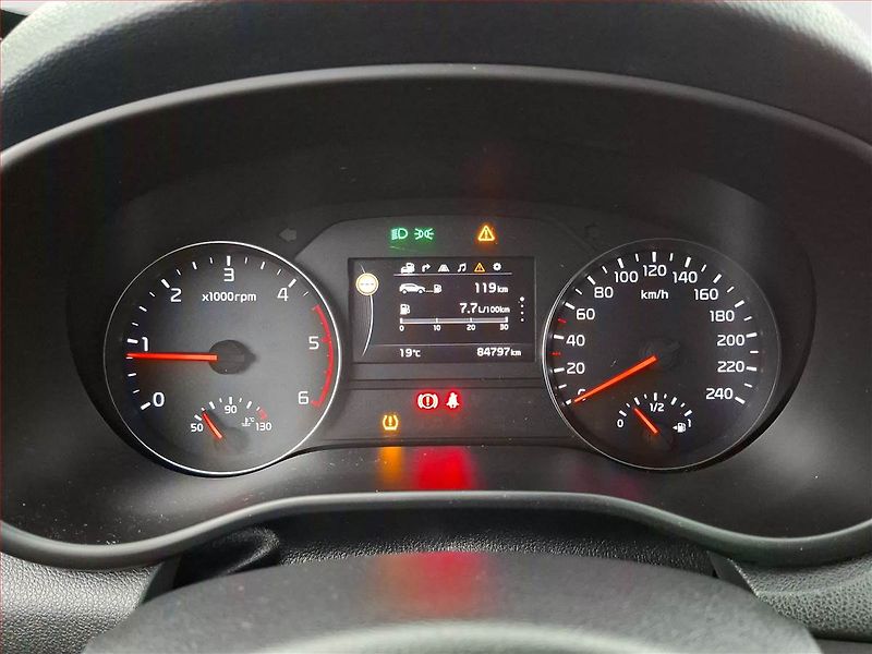 Kia Sportage (2016) 2.0 CRDi, 4X4, ČR,1.maj - fotka 11 z 16