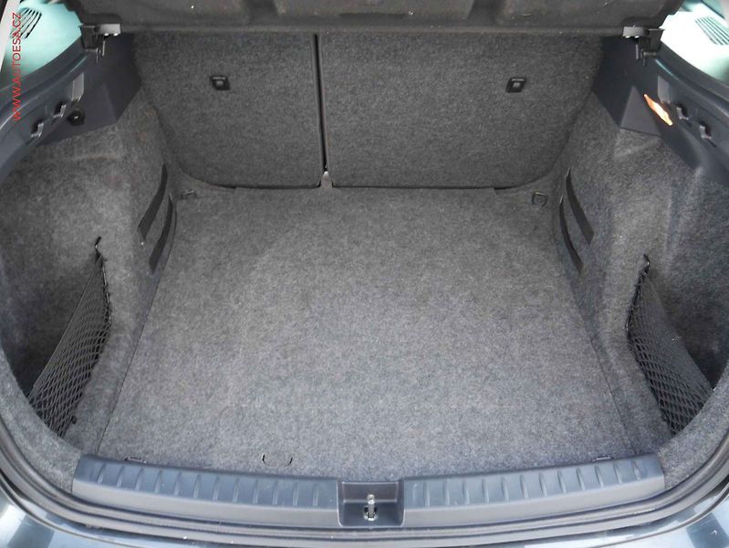 Seat Ibiza (2011) 1.6 TDi, AAC, výhř.sed. - fotka 7 z 18