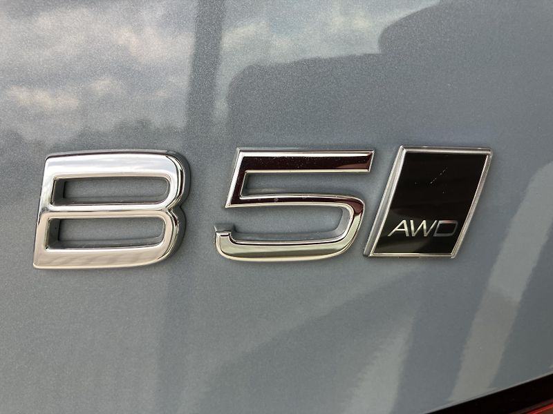 Volvo S60 B5 AWD Ultimate Dark-REZERVACE - fotka 11 z 42