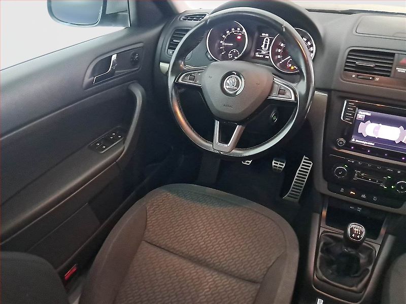 Škoda Yeti (2015) 2.0 TDI, 4X4, Serv.kniha - fotka 7 z 19