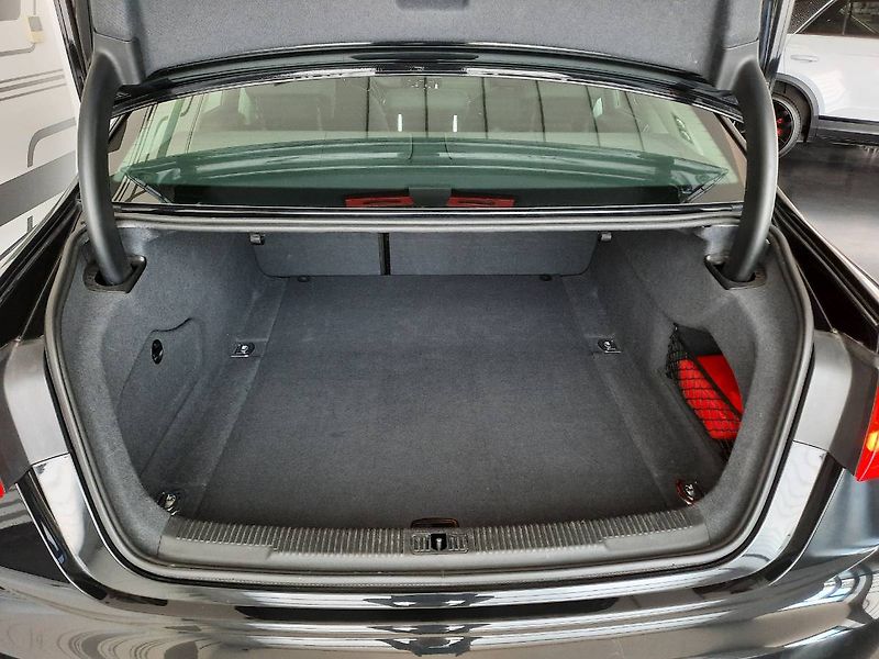 Audi A6 (2012) 3.0 TDI quattro (180kW/245k) S - fotka 20 z 23