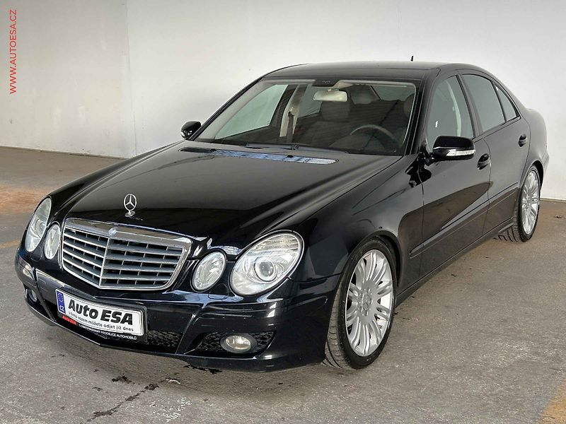Mercedes-Benz Třídy E (2007) 2.2CDi E220, 1.maj, Xenon - fotka 3 z 15