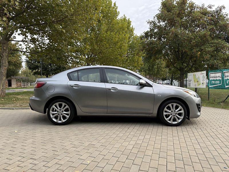 Mazda 3 1.6 Exclusive-Line - fotka 12 z 34
