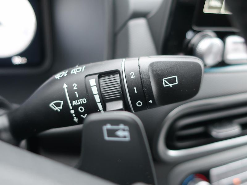 Hyundai Kona 65kWh-150KW POWER STYLE HEADUP - fotka 30 z 32