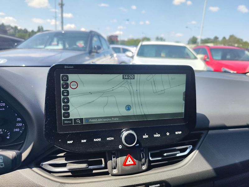 Hyundai i30 1.5 T-GDI/117kW Smart Navi - fotka 17 z 38