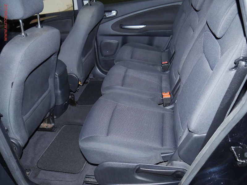 Ford S-MAX (2009) 2.2.TDCi, xenon, autoAC - fotka 10 z 20