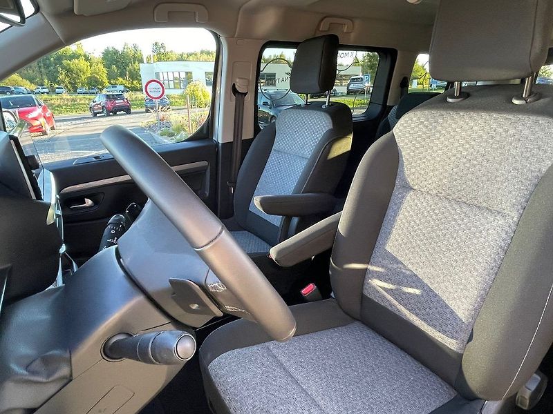 Toyota ProAce Verso 8 AT AE Family 8S - fotka 16 z 27