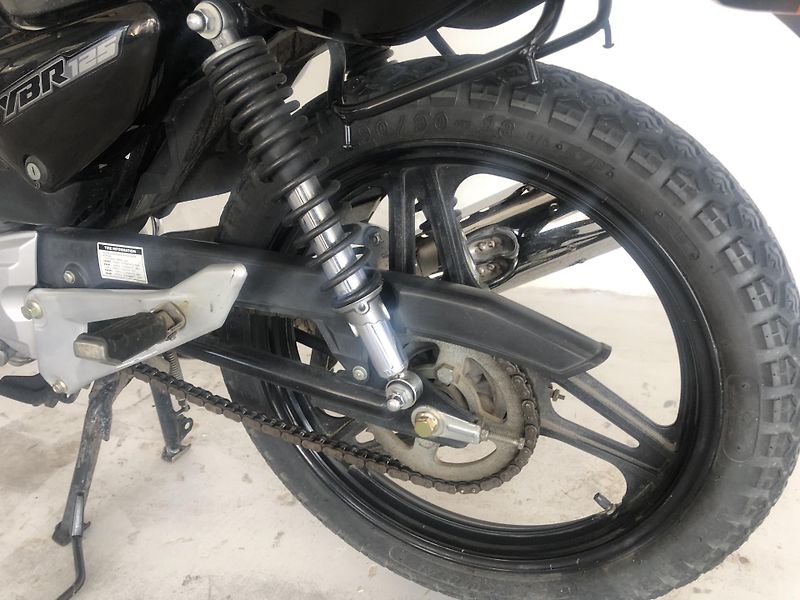 Yamaha YBR 125 - fotka 10 z 15