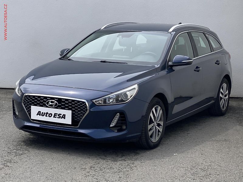 Hyundai i30 (2017) 1.6 CRDi, 2.maj,ČR, AC, navi - fotka 3 z 17