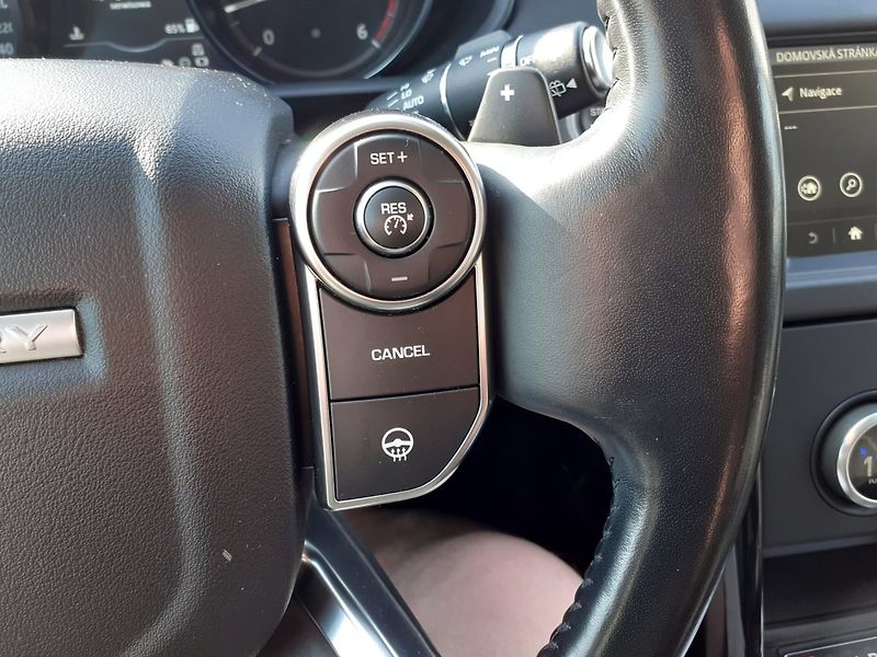 Land Rover Discovery (2019) 3.0 TD 6V 4x4 7MÍST . - fotka 9 z 33