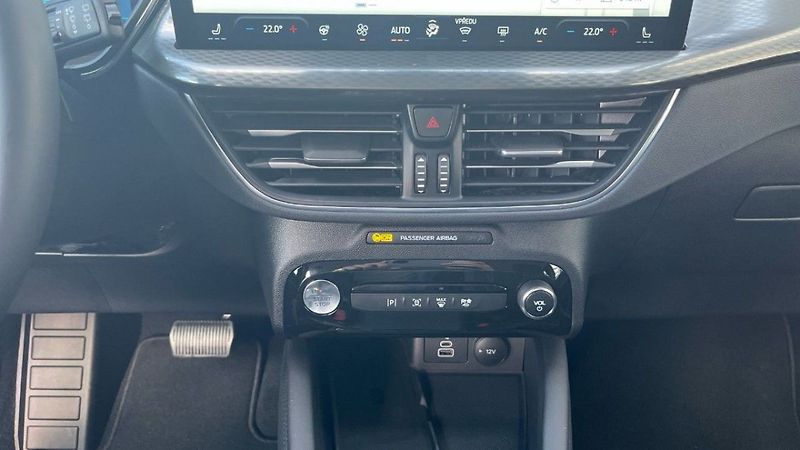 Ford Kuga 2.5PHEV, TITANIUM, CZ DPH 1MAJ - fotka 11 z 14