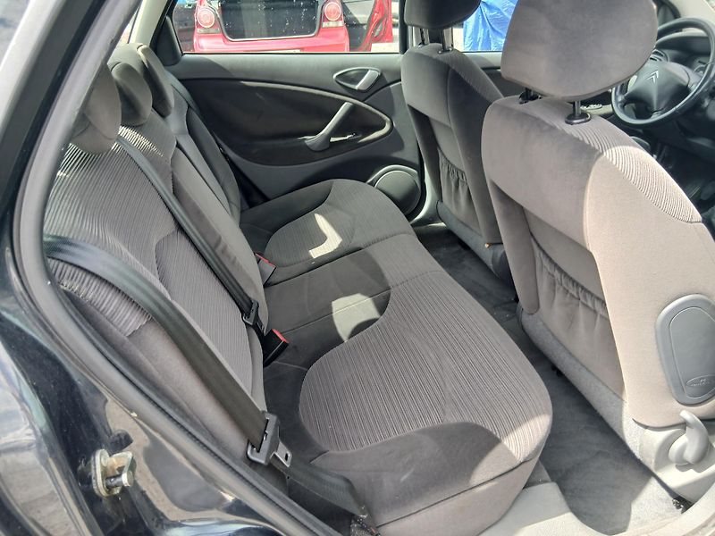 Citroën C5 2.0 HDI, klima - fotka 24 z 26