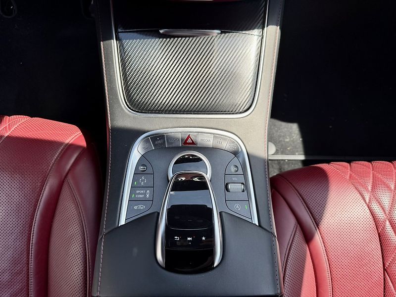 Mercedes-Benz Třídy S (2017) 500 4MATIC kupé - fotka 37 z 57