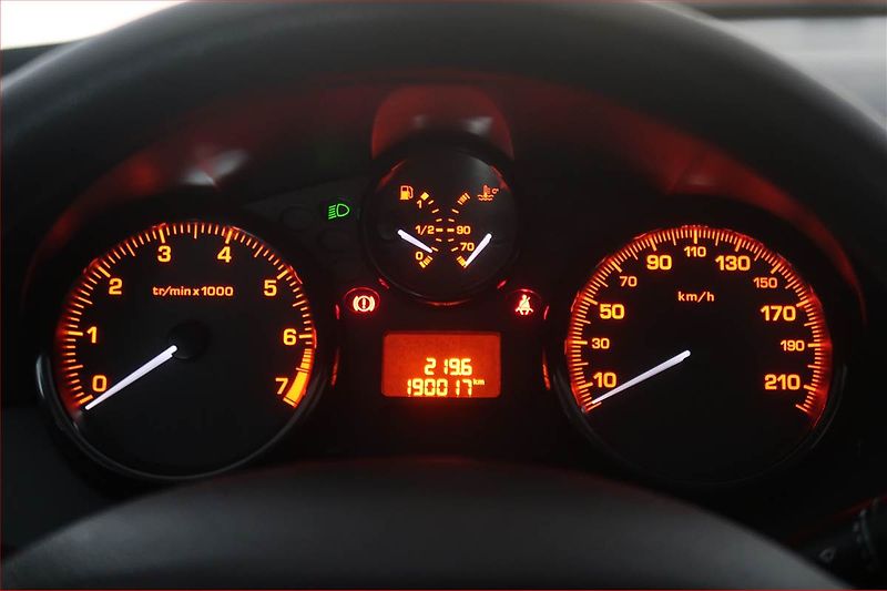 Peugeot 207 (2009) 1.4, nová STK, Klima - fotka 11 z 15