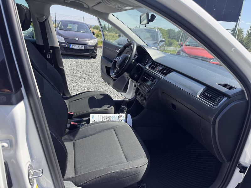 Škoda Rapid spaceback 1.2 TSi,STK 6/28 - fotka 16 z 17